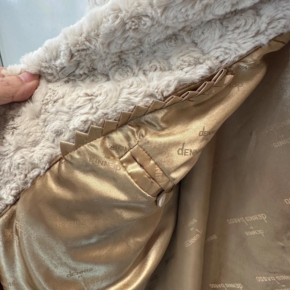 Dennis Basso Faux Fur Cream Swirl Coat Fully Lined Size Small - Picture 7 of 16
